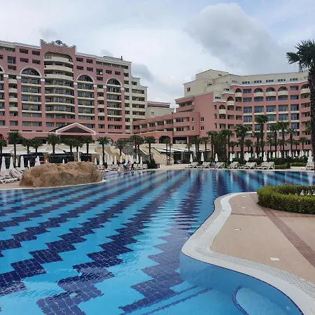 Апартамент Private In The Best - Seaview Слънчев бряг